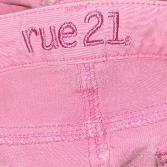 Rue 21 distressed raw hem pink shorts size 7/8 - Picture 2 of 6